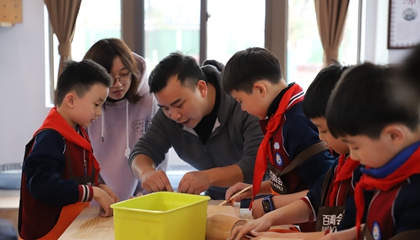 學(xué)習(xí)：以陶藝賦能新時(shí)代勞動(dòng)教育。